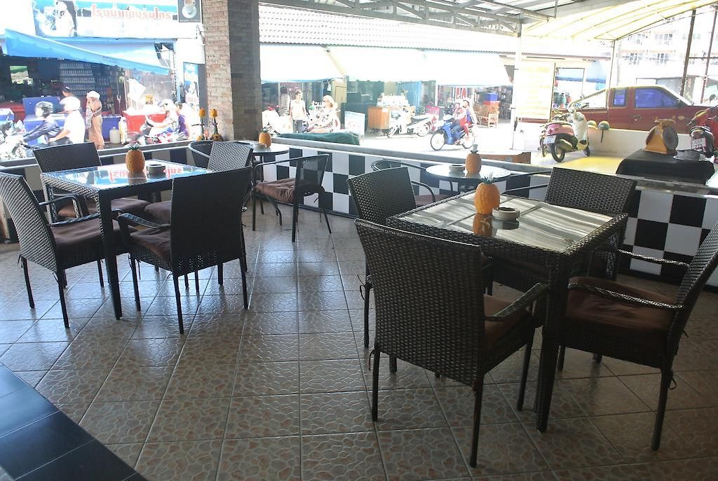 บ้านพัก Marfru Cafe And Pattaya