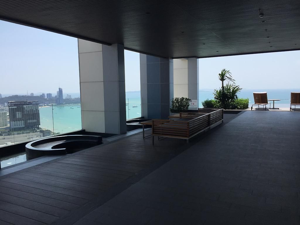 โรงแรม Centric Sea *