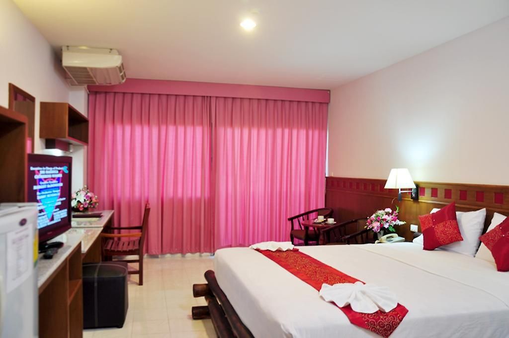 โรงแรม Eden Hotel Pattaya 2*