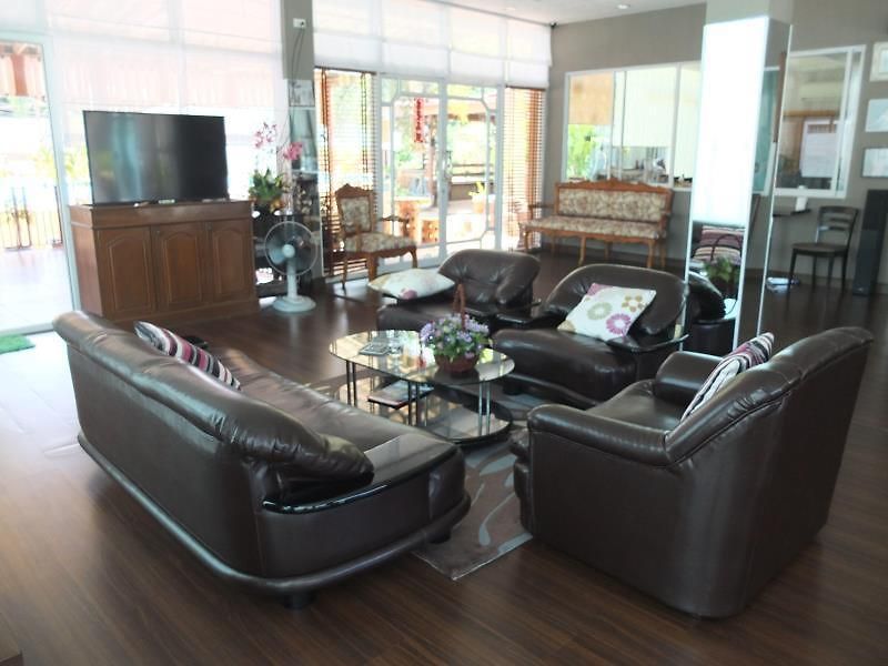 โรงแรม Ekaluk Place 4*