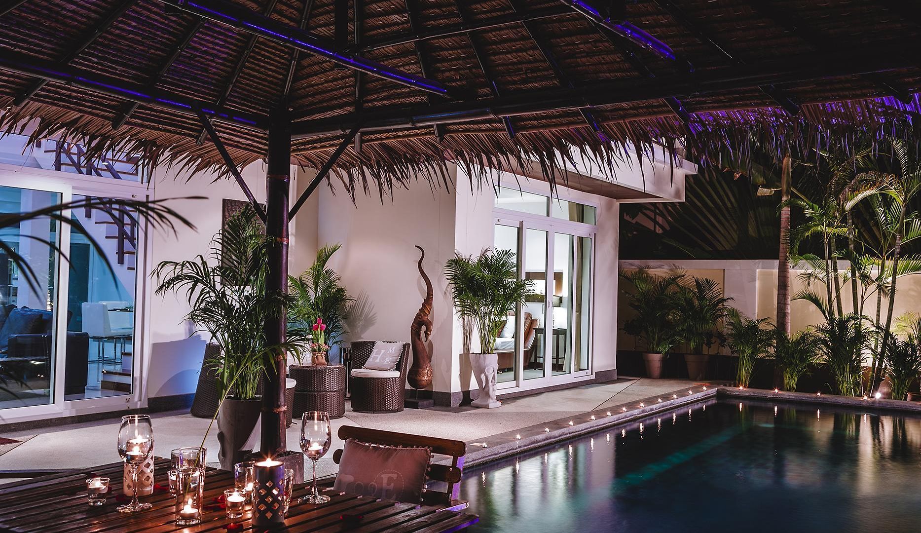 โรงแรม In