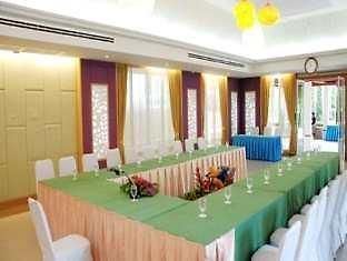 โรงแรม Nongnooch Garden 3*