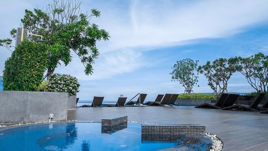 Wong Amat Tower By Peter Pattaya