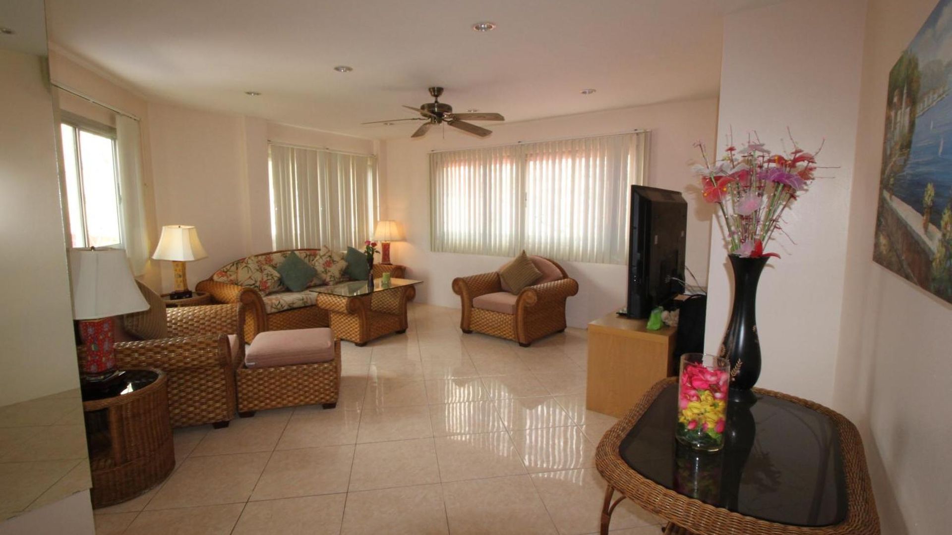 โรงแรม Butterfly Garden Boutique By Luxury View Ex Lg Apts And Villas, A Lifestyle Destination 1 To 3 Bedroom Units 110 To 190 Sqmtr, 2 Full Bathrooms, Rain Shower, Complete Kitchen, Free Fast Fiber Wifi, 55