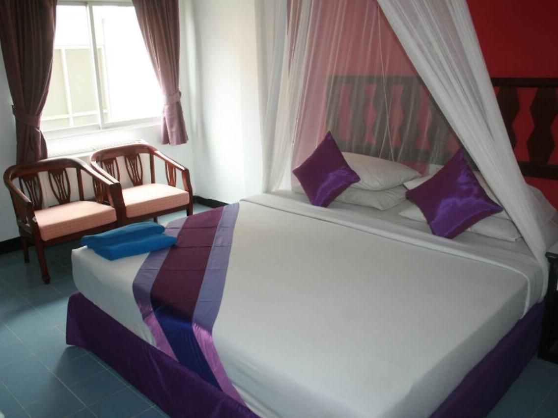 โรงแรม Sawasdee 2*