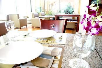 โรงแรม Diamond Place
