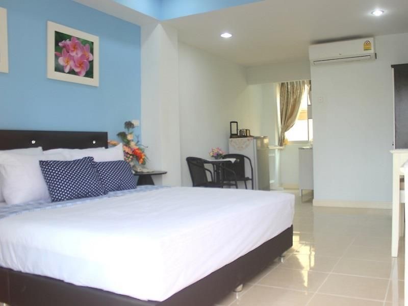 โรงแรม The Moonlight Place