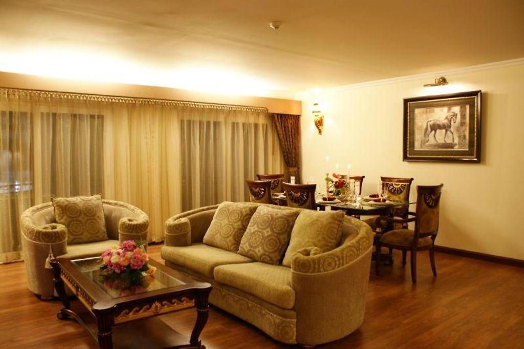 โรงแรม แอลเค เมโทรโพล 4*