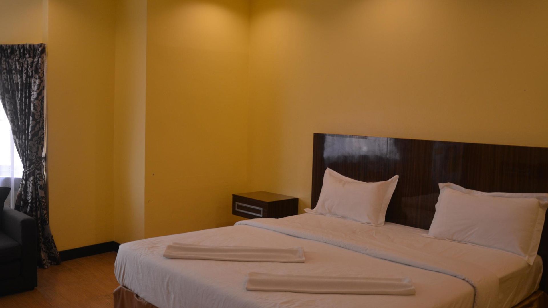 Taj Place Residency โรงแรม 2*