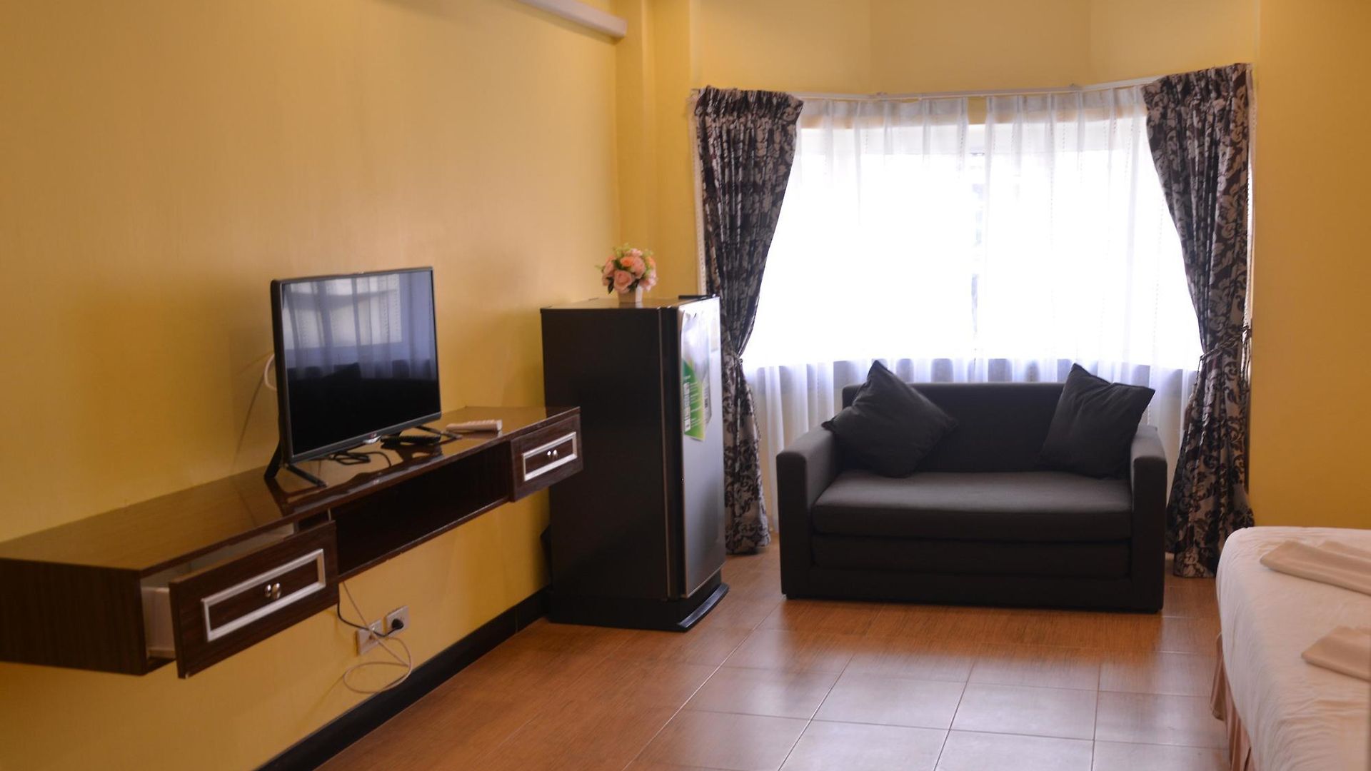 Taj Place Residency 2*