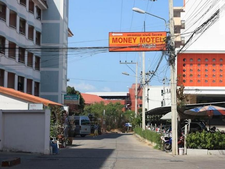 Money รีสอร์ท
