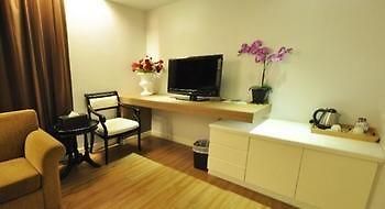 Golden Cliff House Resort