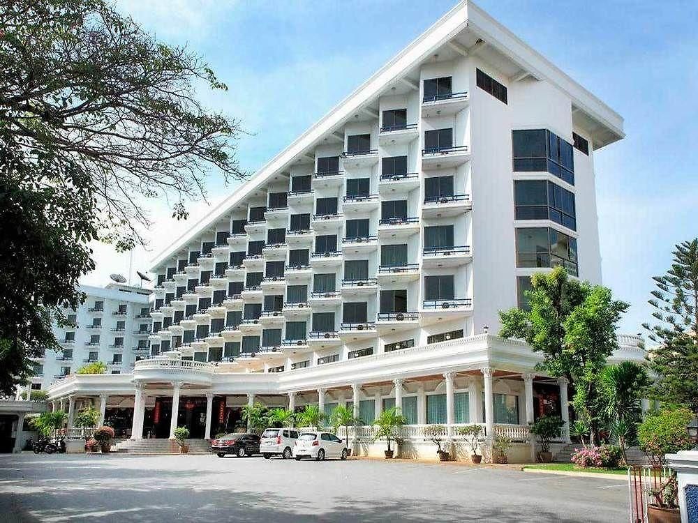 โรงแรมซีซาร์ พาเลซ โรงแรม 4*