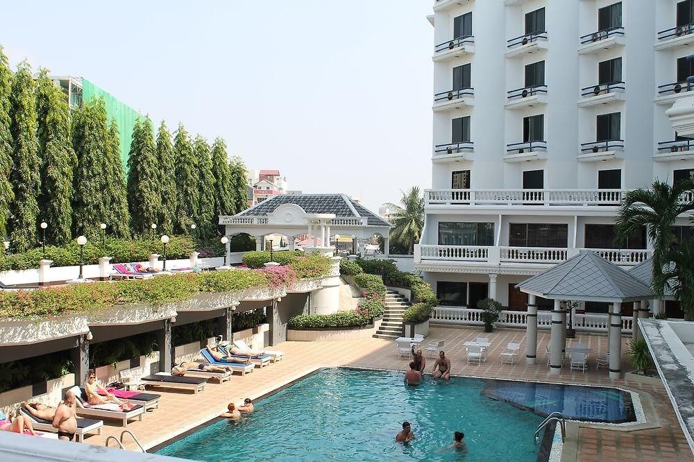 โรงแรมซีซาร์ พาเลซ 4* Pattaya