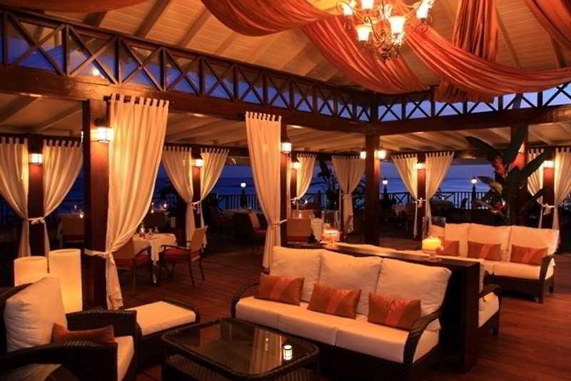 Sea Breeze Jomtien โรงแรม
