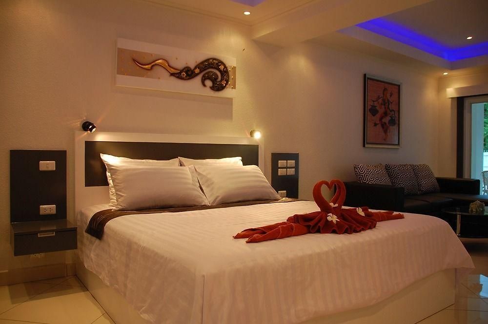 Sirikarn & Luxury 3*