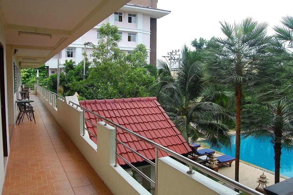 Sirikarn & Luxury โรงแรม 3*