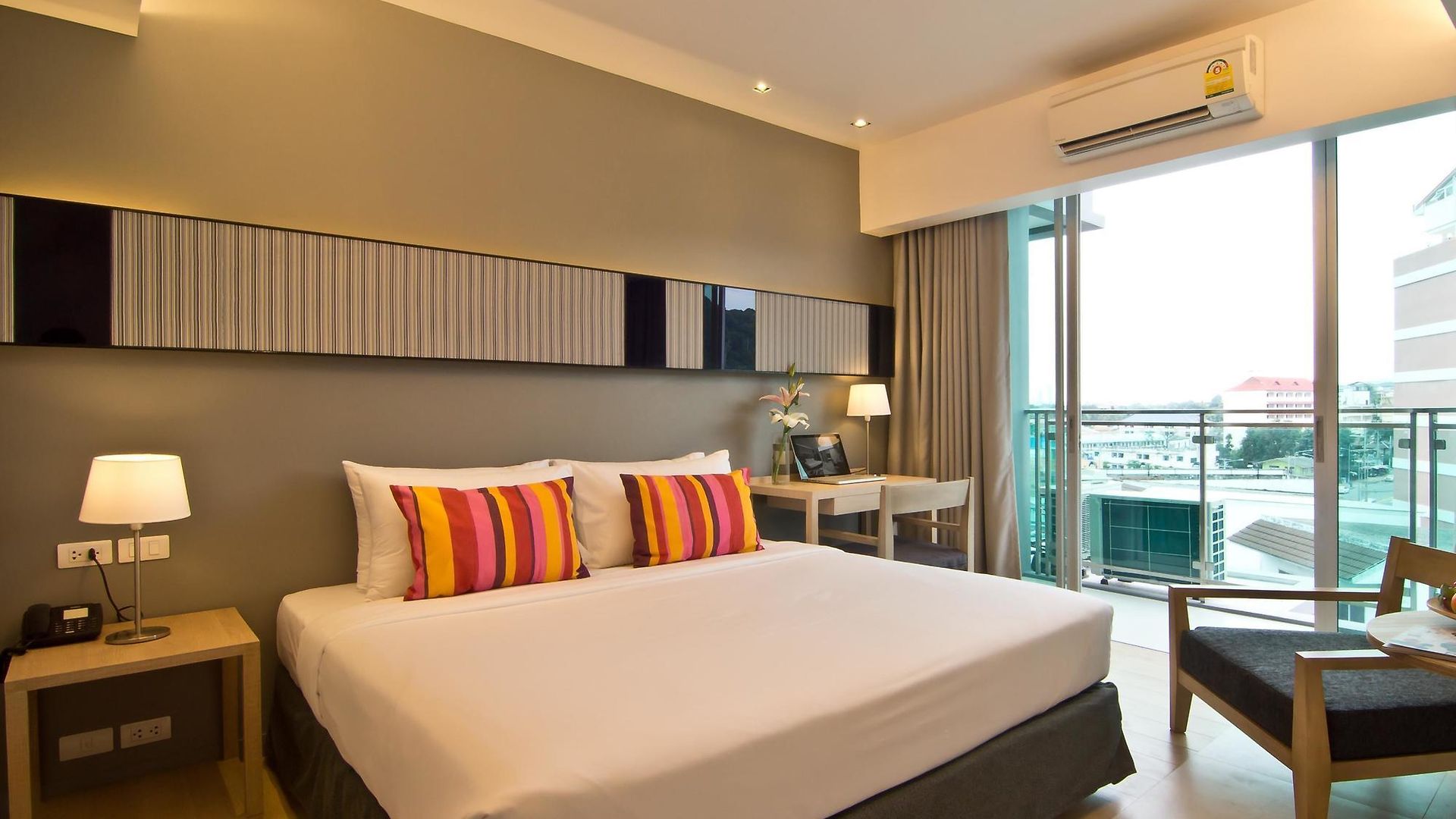 The Sun Xclusive โรงแรม