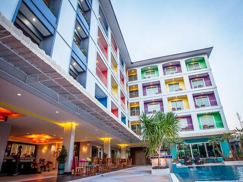 The Ninth โรงแรม