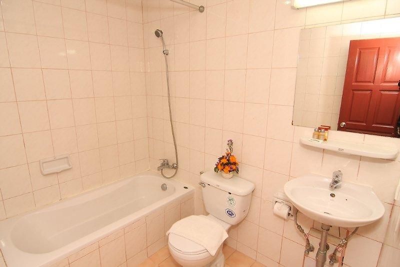 โรงแรม Eastiny Bella Vista 2*