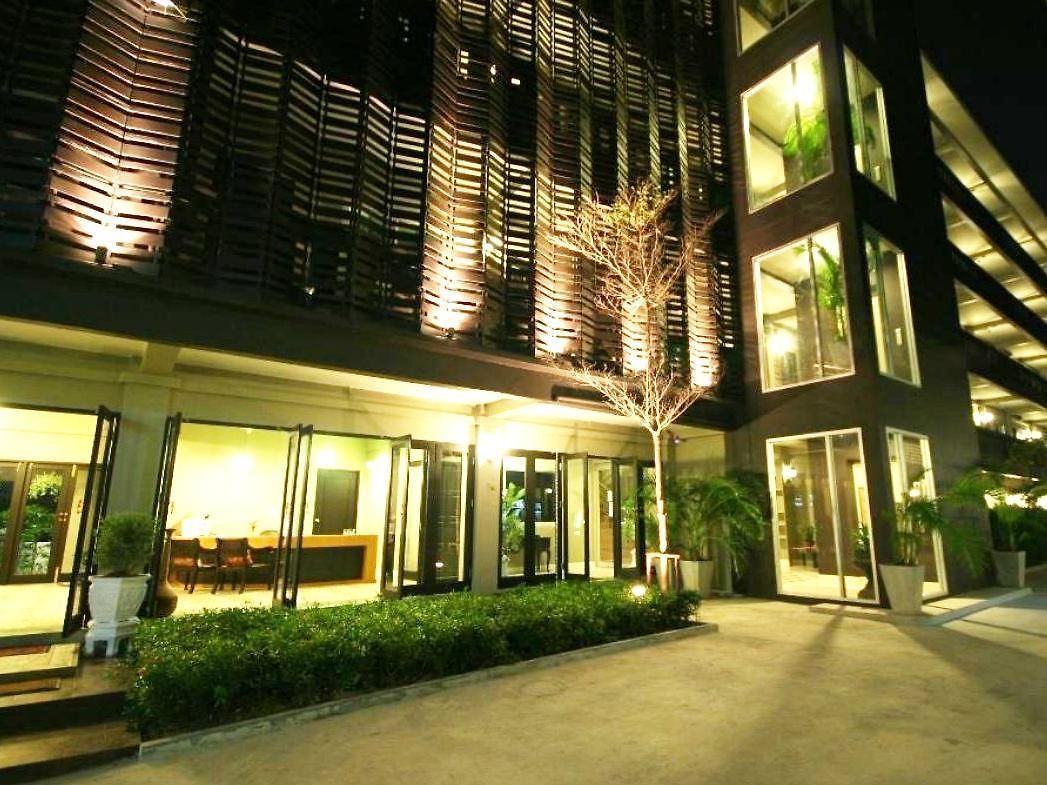 Ploen By Tolani โรงแรม