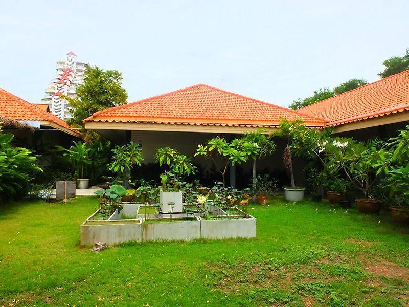 Lotusland รีสอร์ท 3*