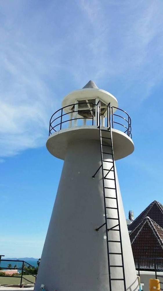 Lighthouse โรงแรม 2*