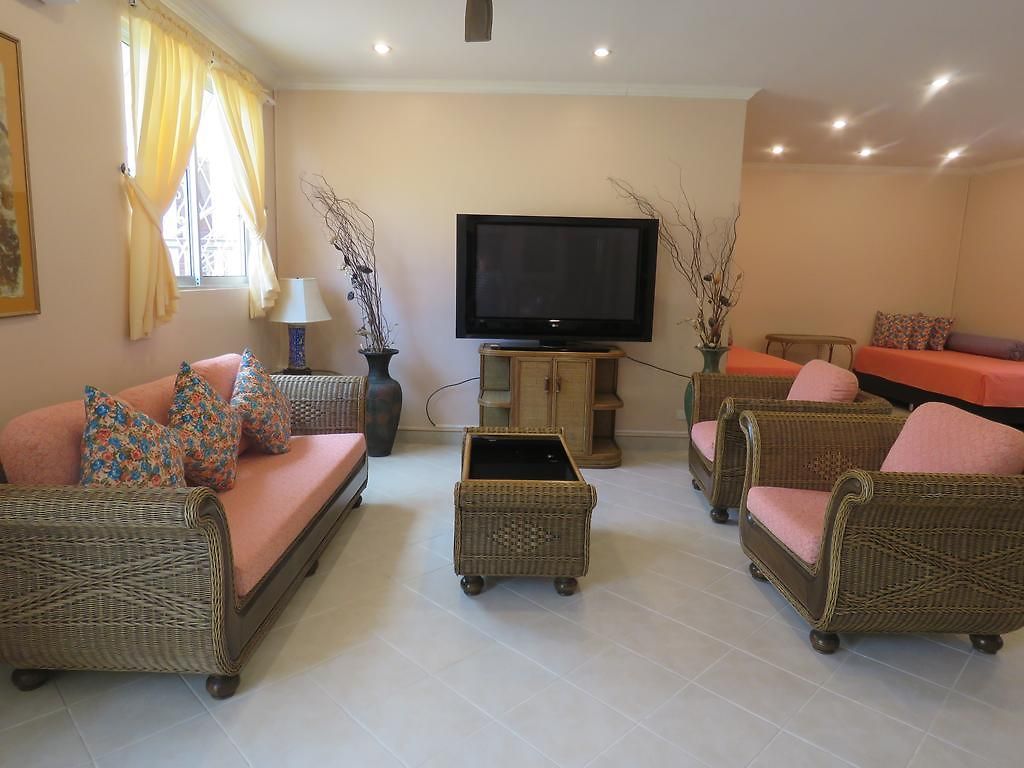 Butterfly Garden Boutique Residences By Frasier, A Lifestyle Destination And 1 To 3 Bedroom Units, 2 Full Bathrooms, Rain Shower, Bath, Complete Kitchen, Staff 24-7,fast Fiber Optic Wifi, 55