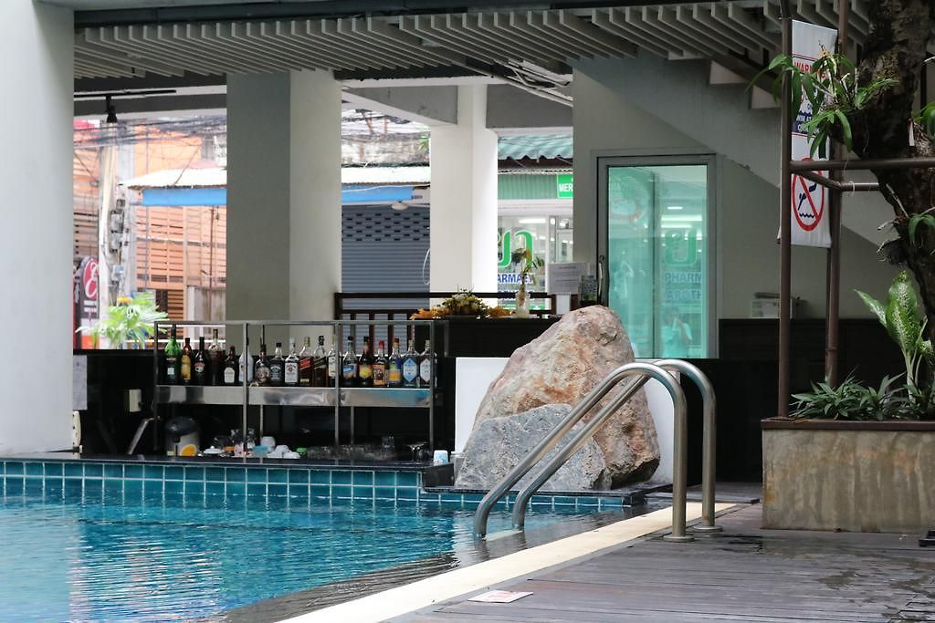 โรงแรม Sunshine & Residences