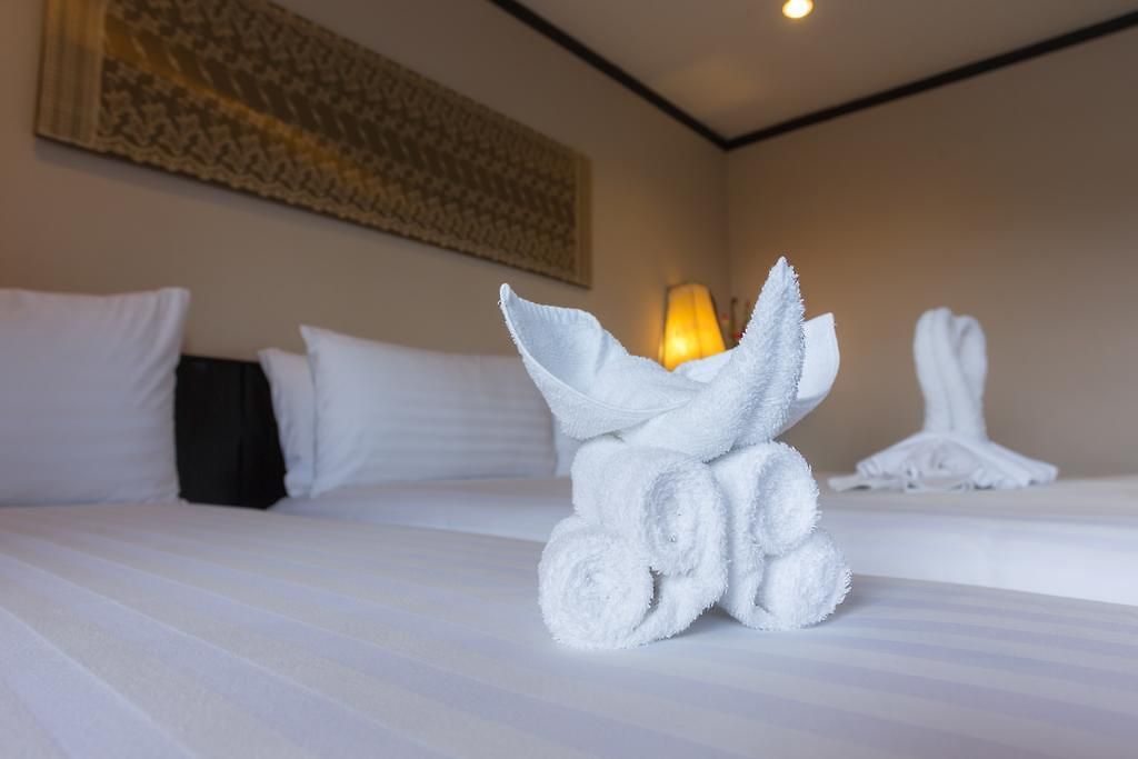 โกลเดนท์ทิวลิป เอสเซนเชียล พัทยา โรงแรม 3*