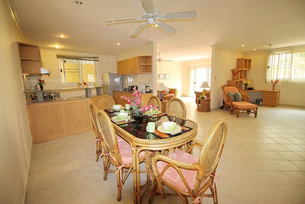 อพาร์ตโฮเทล Butterfly Garden Boutique Residences Apts And Villas, A Lifestyle Destination Ex Lg 1-3 Bedroom Units , Full Kitchen, 2 Full Bathrooms, Rain Shower, Bath, Free Bbq, Free Fast Fiber Optic Wifi, Staff 24-7 3*
