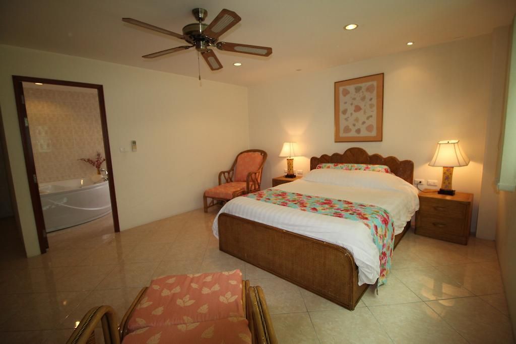 อพาร์ตโฮเทล Butterfly Garden Boutique Residences Apts And Villas, A Lifestyle Destination Ex Lg 1-3 Bedroom Units , Full Kitchen, 2 Full Bathrooms, Rain Shower, Bath, Free Bbq, Free Fast Fiber Optic Wifi, Staff 24-7