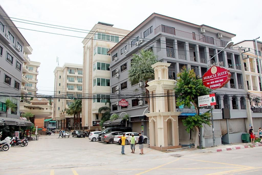 โรงแรม Royal Q & D 3*