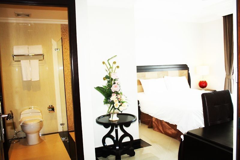 Hotel Lk Crystal Place 3*
