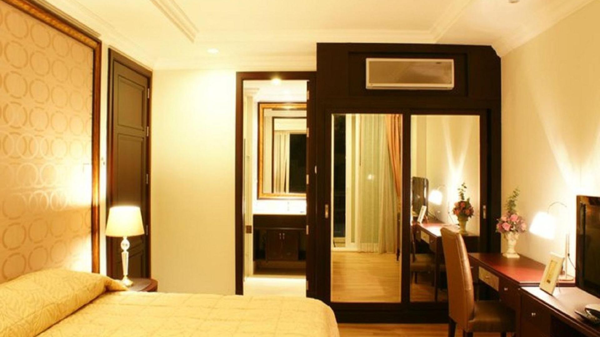 โรงแรม แอลเค เลเจนท์ 4*