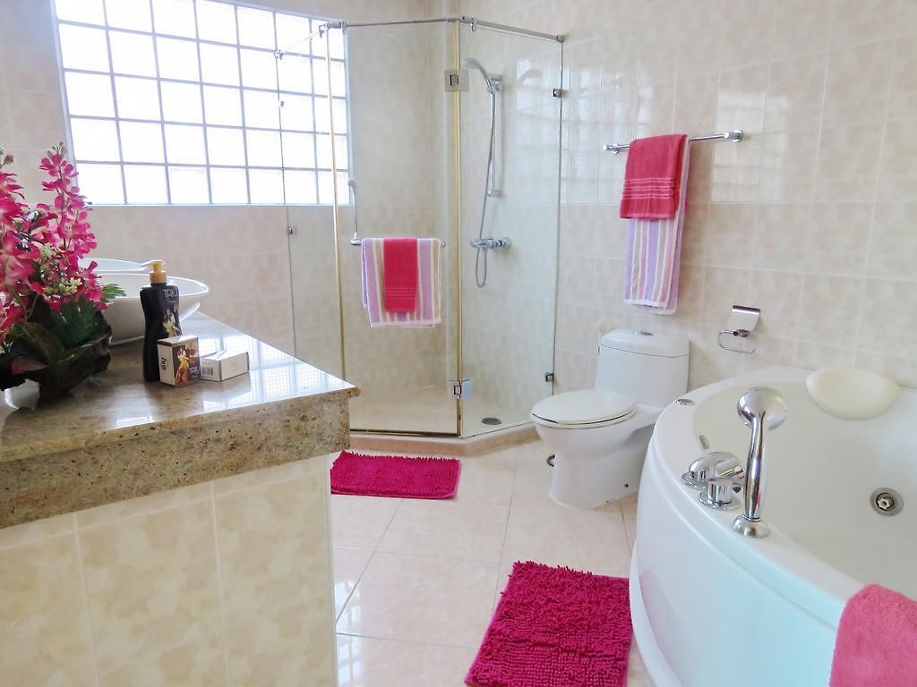 Butterfly Garden Boutique Residences By Frasier, A Lifestyle Destination And 1 To 3 Bedroom Units, 2 Full Bathrooms, Rain Shower, Bath, Complete Kitchen, Staff 24-7,fast Fiber Optic Wifi, 55