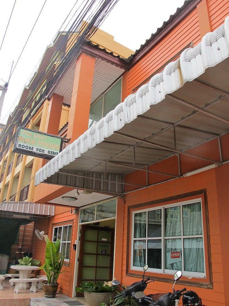 Aura House บ้านพัก 2*