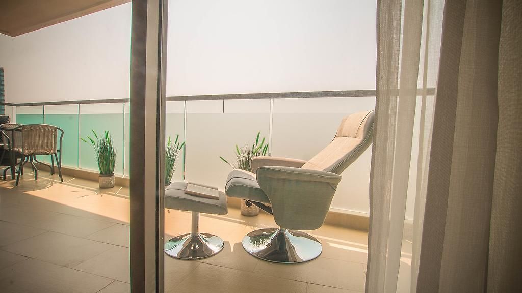 Luxury Seaview The Peak Towers 200m To