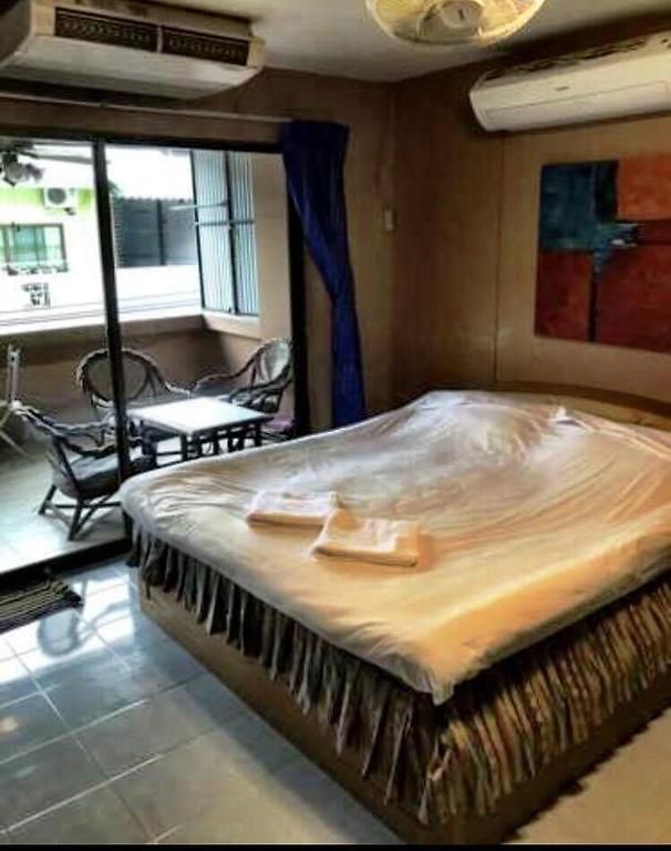 บ้านพัก Scandalic Restaurant And Golf Pattaya