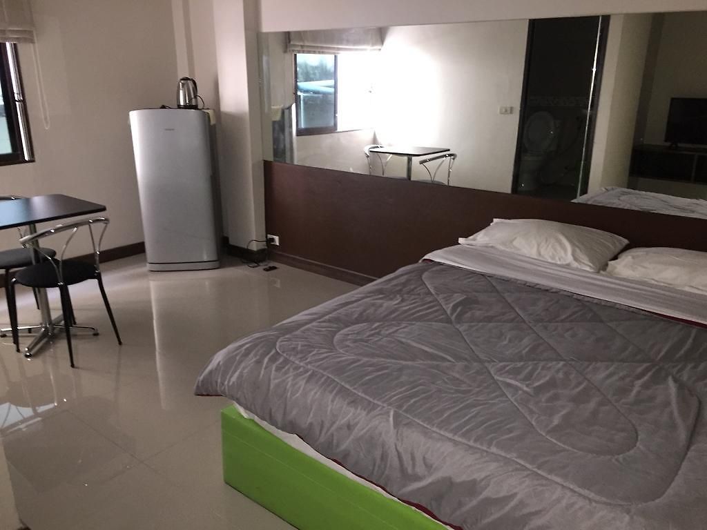 Shanghai Monna Bar บ้านพัก Pattaya