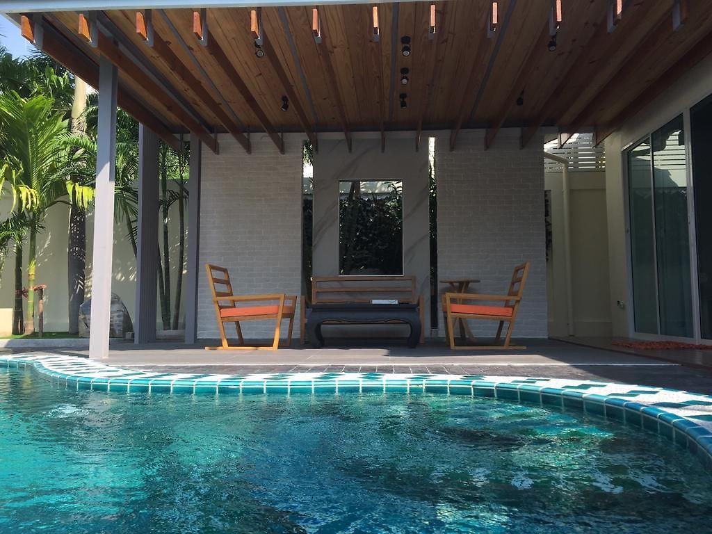 Majestic Pool วิลล่า *