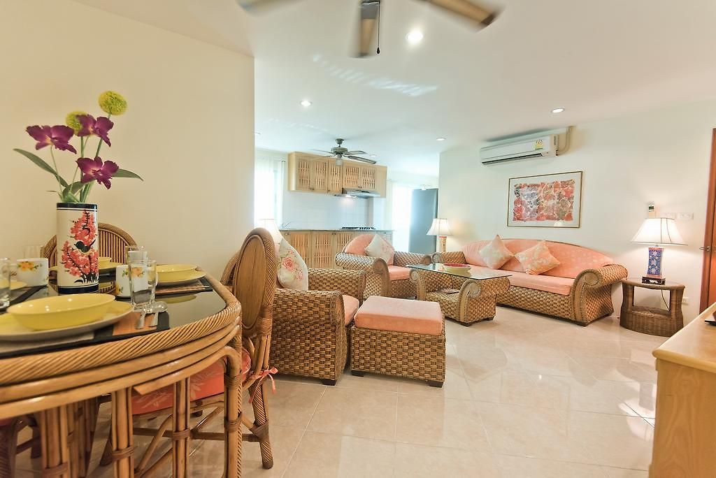 Butterfly Garden Boutique Residences Apts And Villas, A Lifestyle Destination Ex Lg 1-3 Bedroom Units , Full Kitchen, 2 Full Bathrooms, Rain Shower, Bath, Free Bbq, Free Fast Fiber Optic Wifi, Staff 24-7 Pattaya