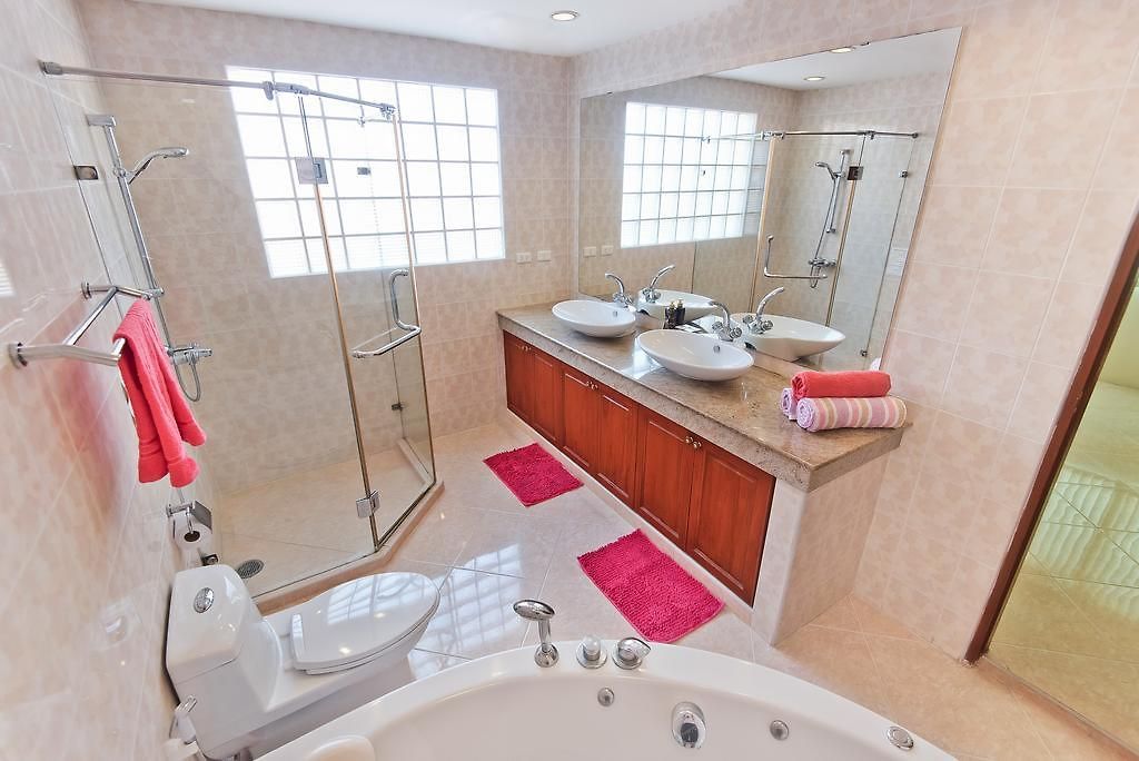Butterfly Garden Boutique Residences By Frasier, A Lifestyle Destination And 1 To 3 Bedroom Units, 2 Full Bathrooms, Rain Shower, Bath, Complete Kitchen, Staff 24-7,fast Fiber Optic Wifi, 55