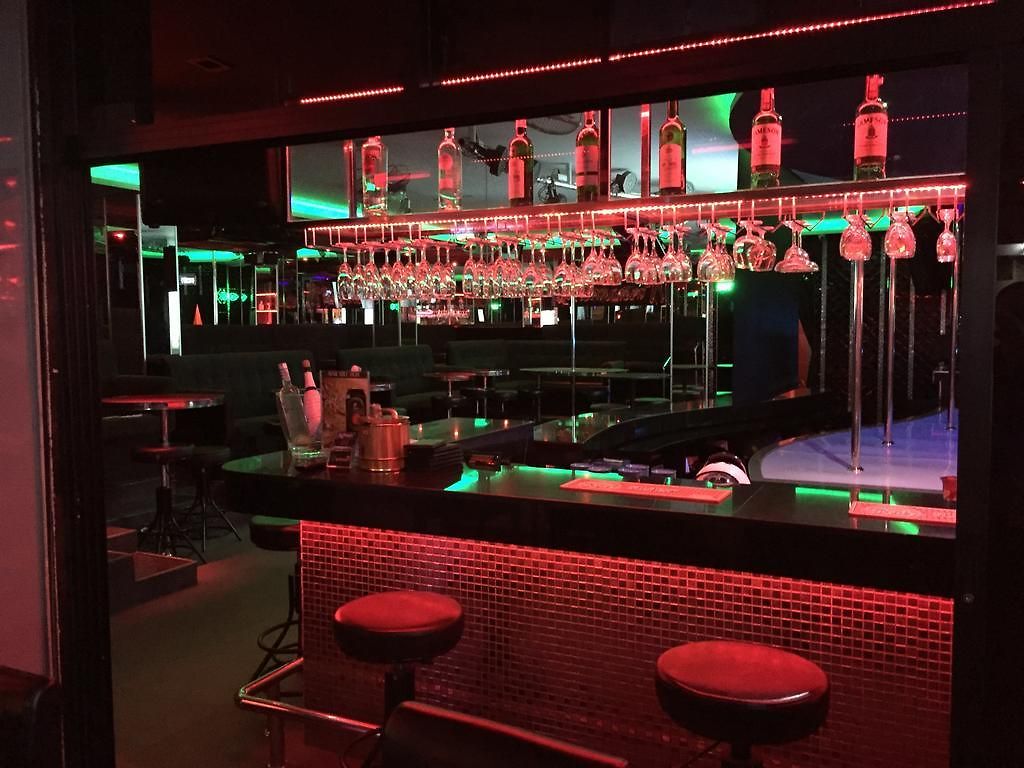 Shanghai Monna Bar บ้านพัก 4*