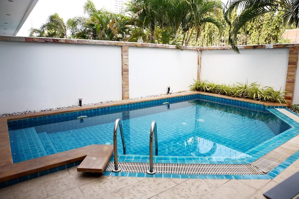 Hidden Palm Pool วิลล่า