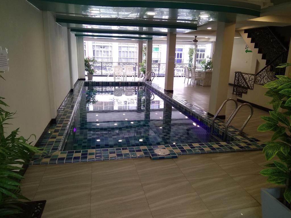 โรงแรม Land Royal 4*
