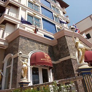Rita & 3* Pattaya