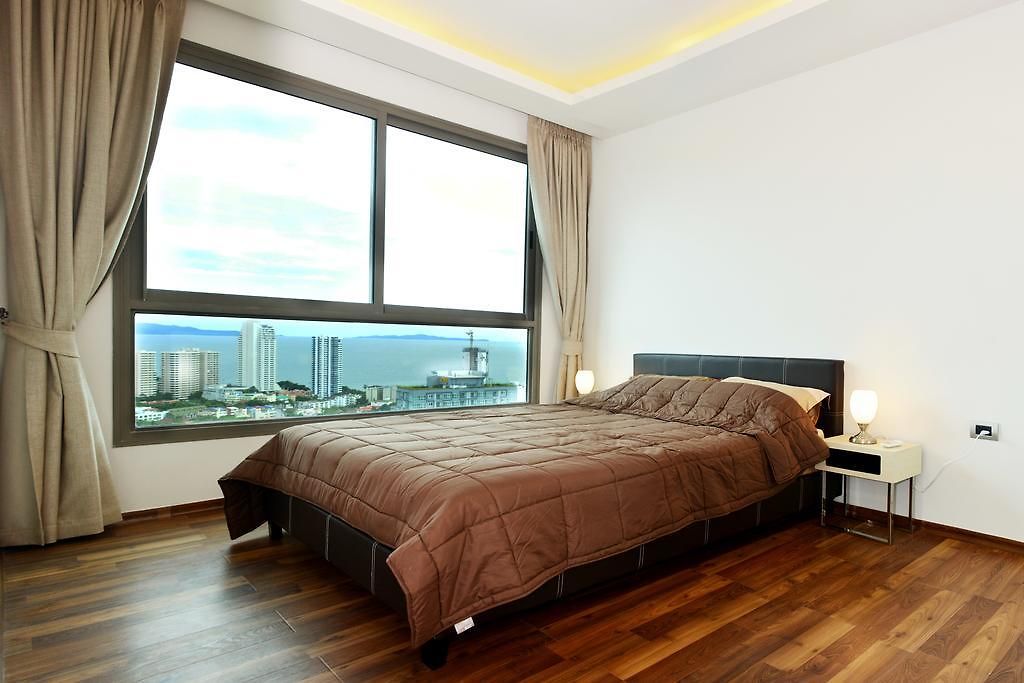 Peak Towers อพาร์ทเม้น *