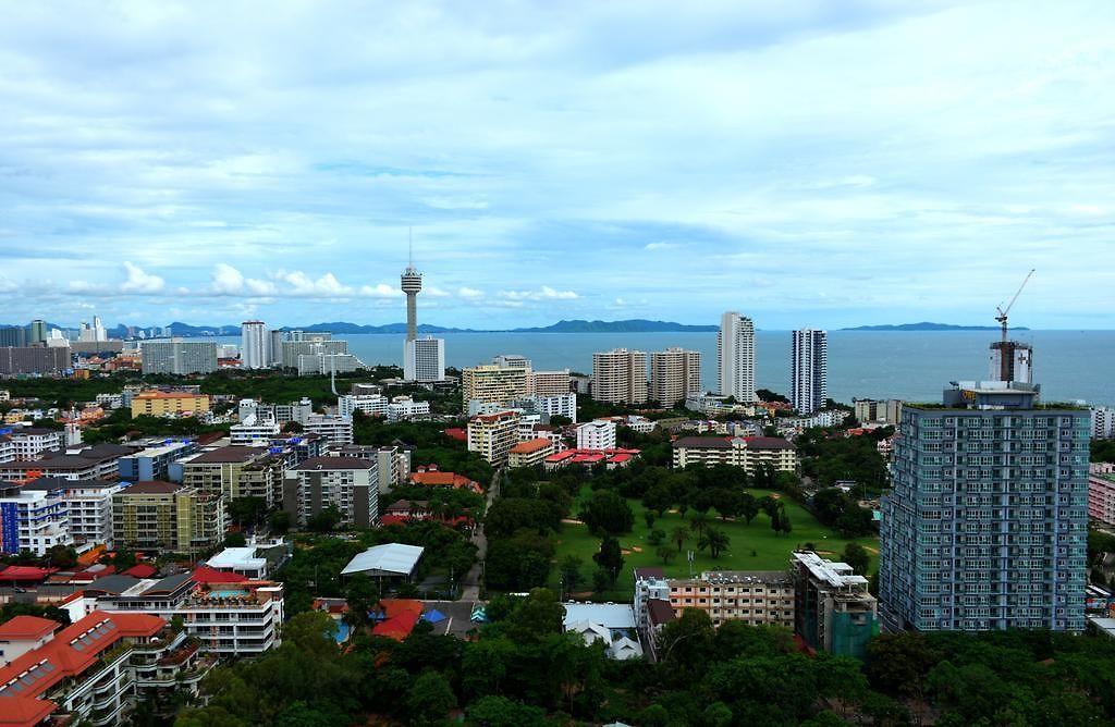 Peak Towers อพาร์ทเม้น
