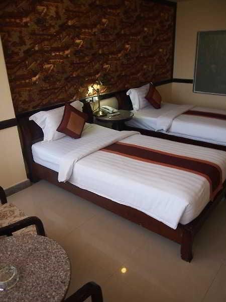 Jomtien Holiday โรงแรม Pattaya